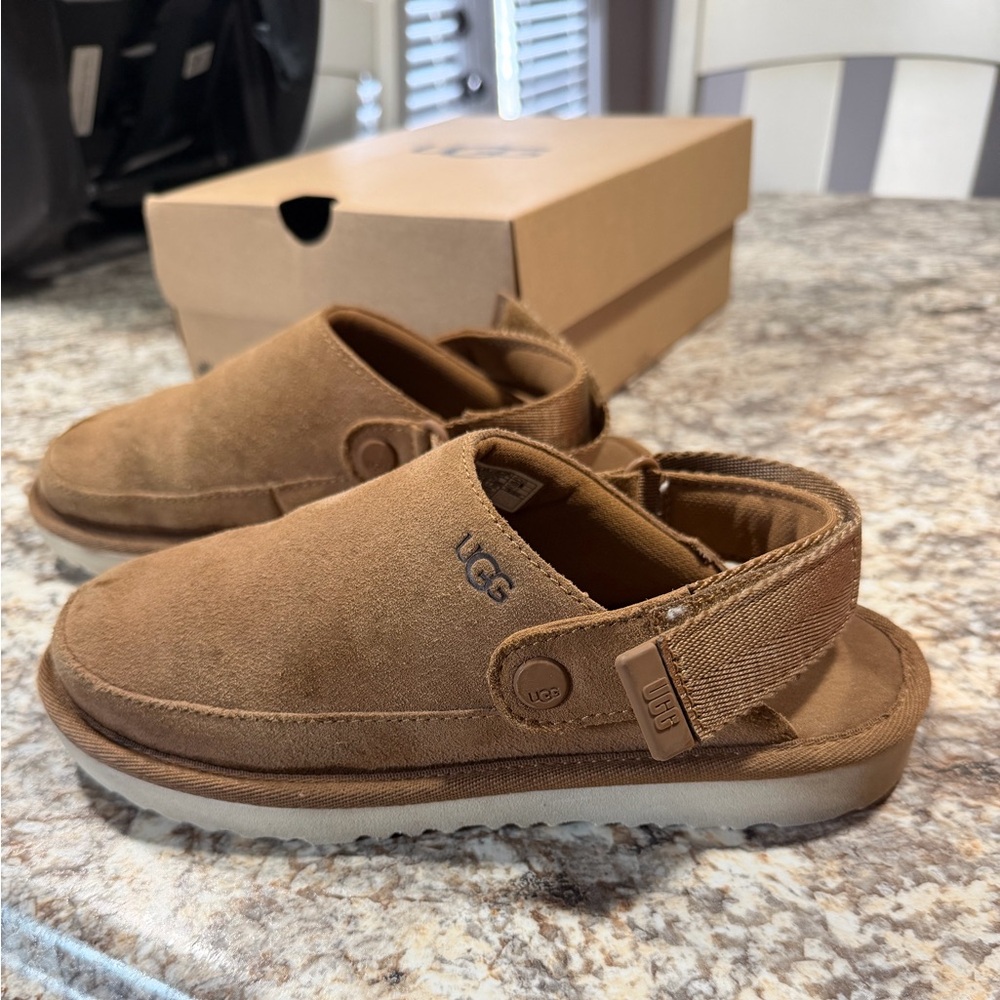 Ugg golden star clogs